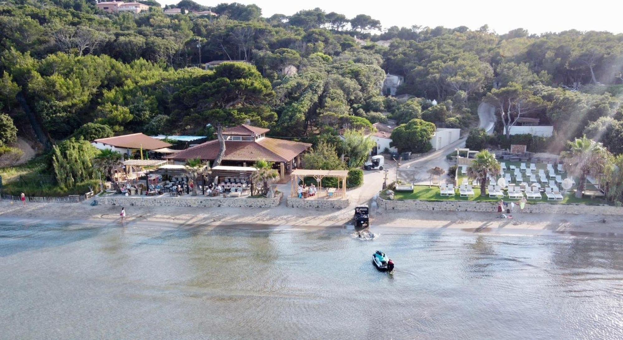Playa Pachamama Hotel Hyeres Exterior photo