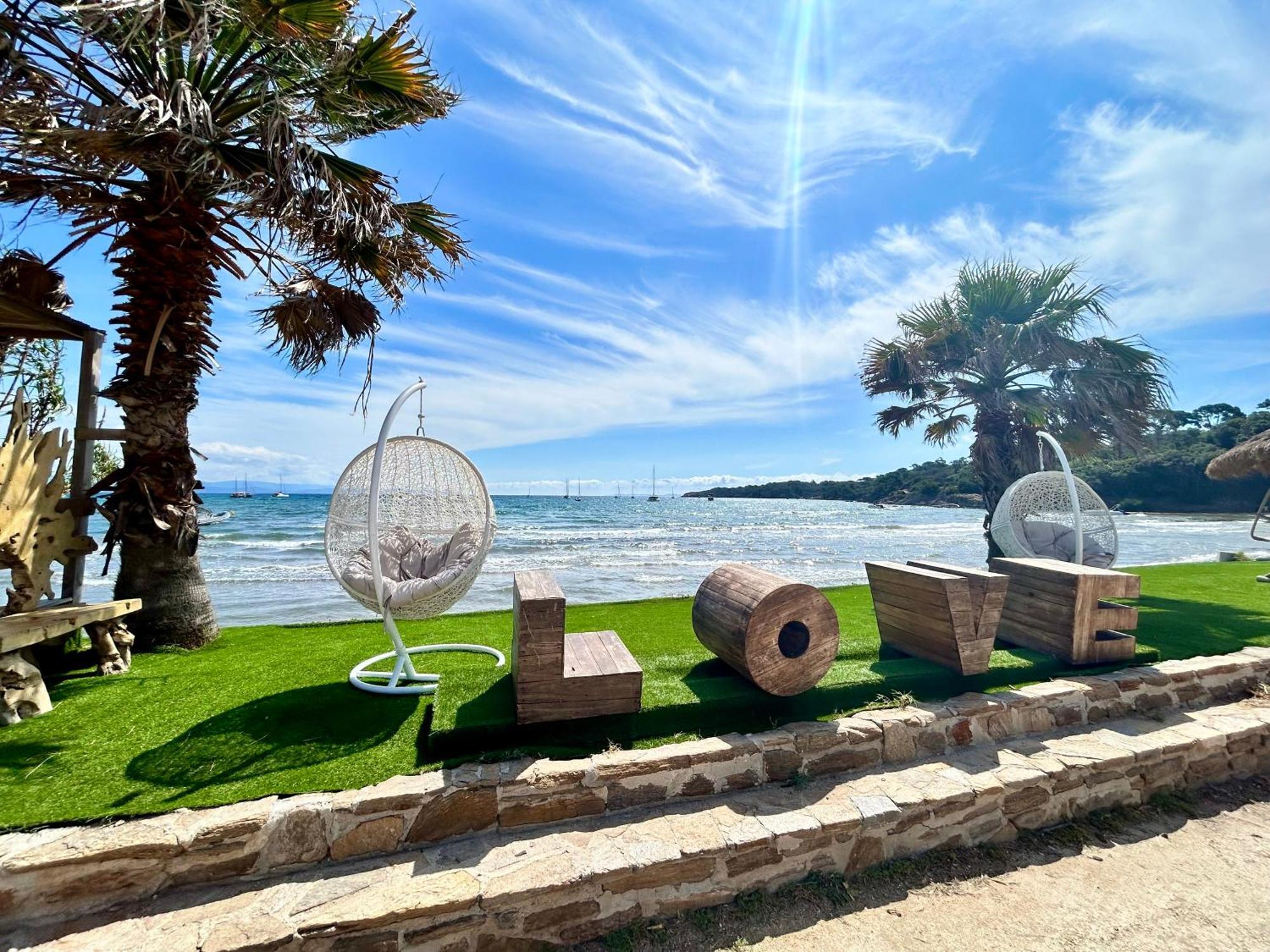 Playa Pachamama Hotel Hyeres Exterior photo