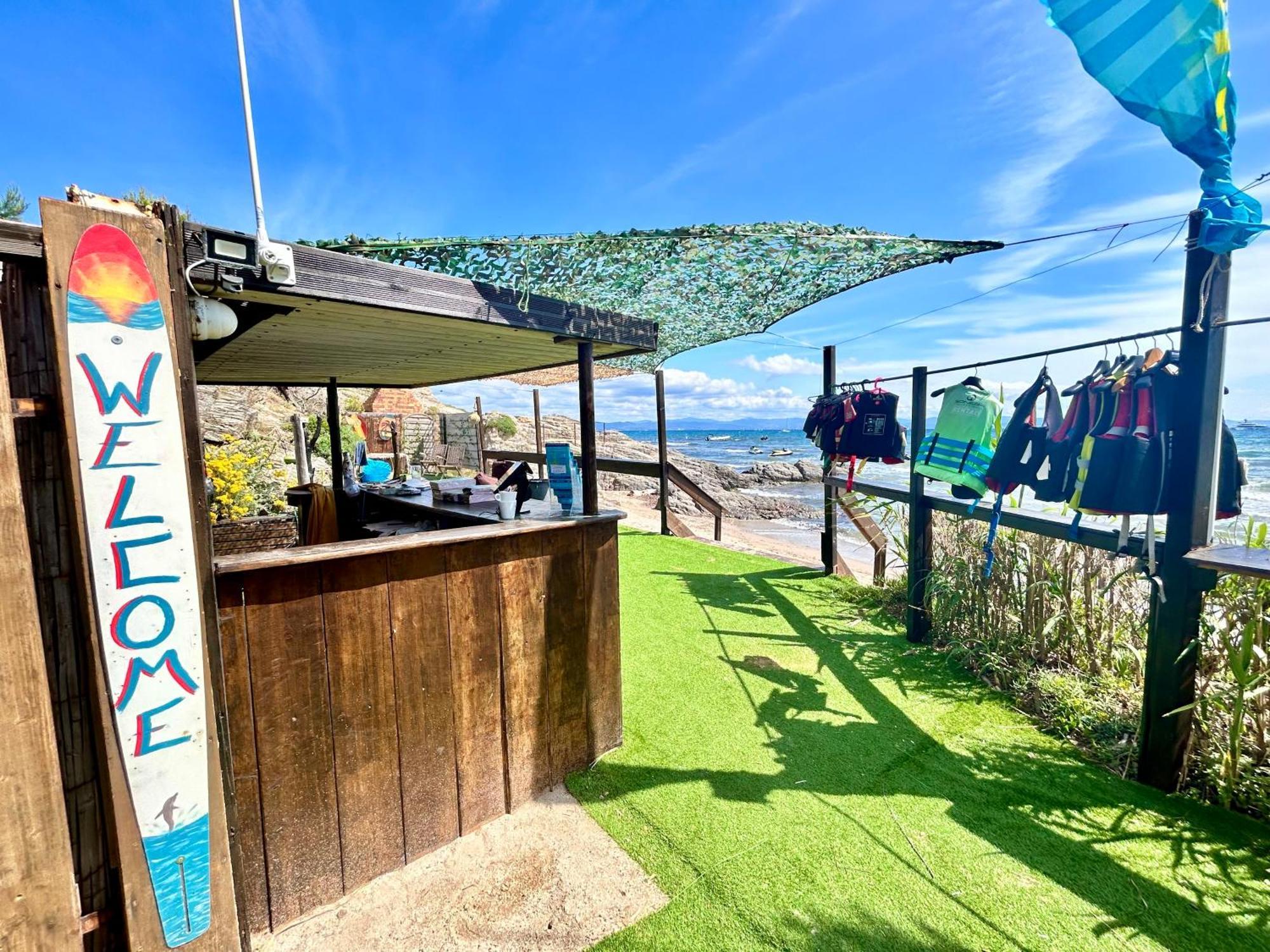 Playa Pachamama Hotel Hyeres Exterior photo