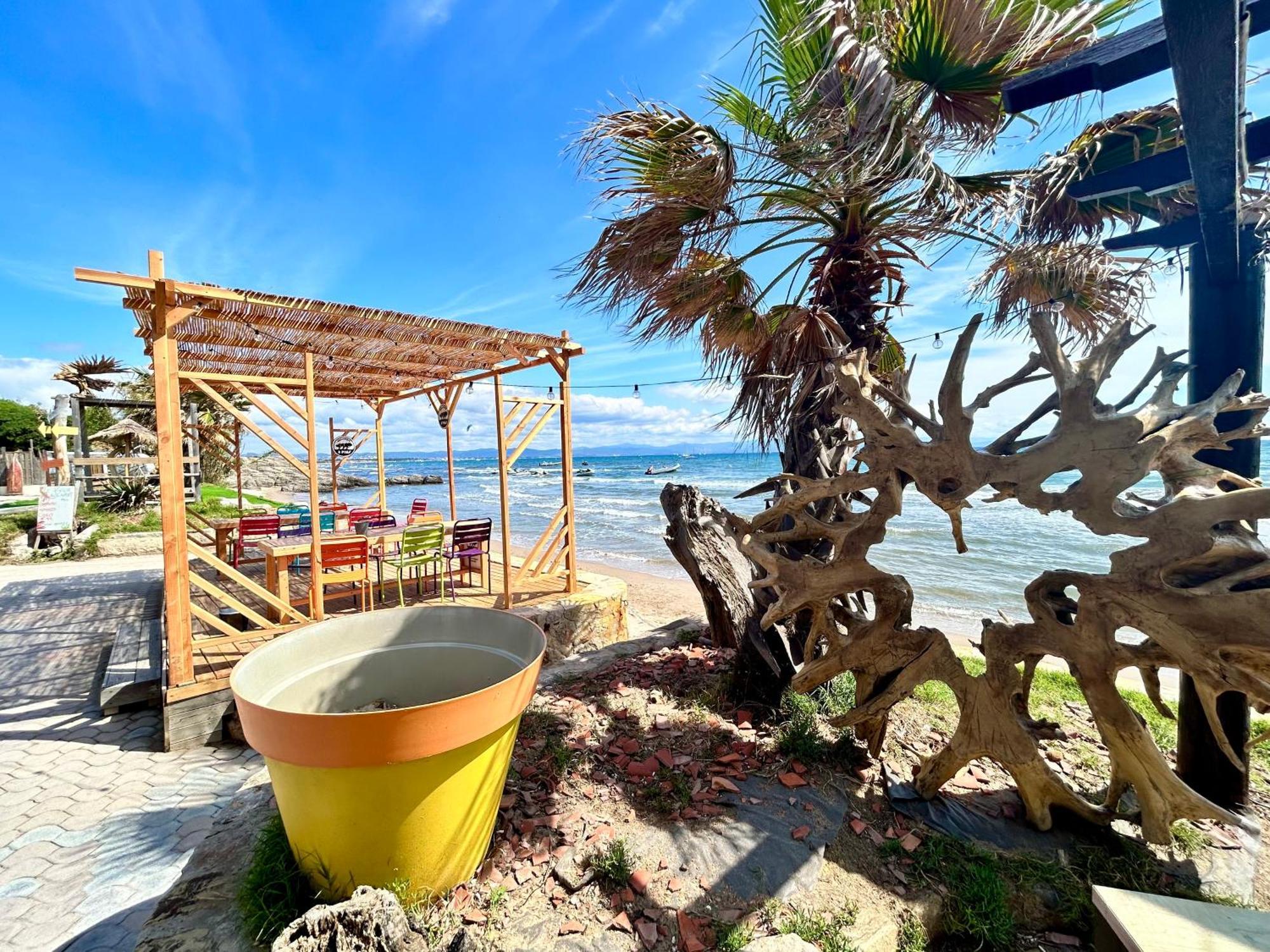 Playa Pachamama Hotel Hyeres Exterior photo
